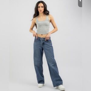 Levi’s 🔥 “Loose Fit” high rise wide leg jeans size 8/29, good condition!